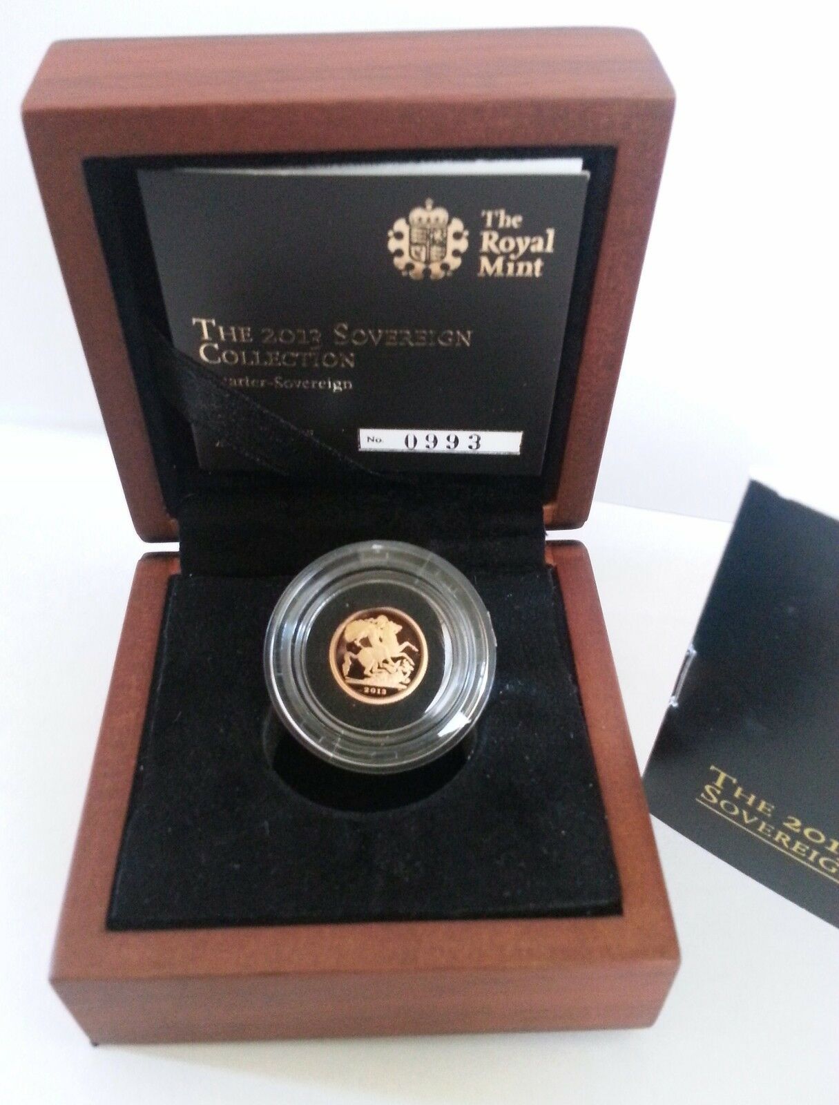 2011 Queen Elizabeth II Proof Gold Quarter Sovereign + Walnut Case COA